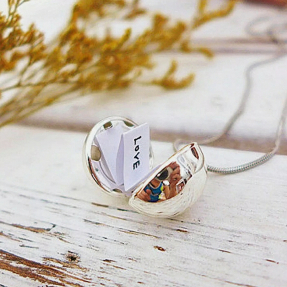 Secret Message Locket (Silvertone)
